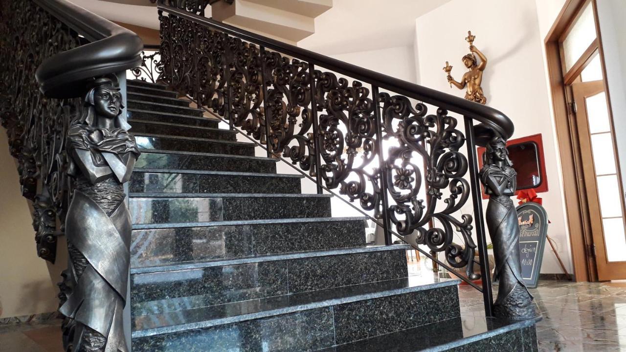 Liz Residence ปีเตช ภายนอก รูปภาพ